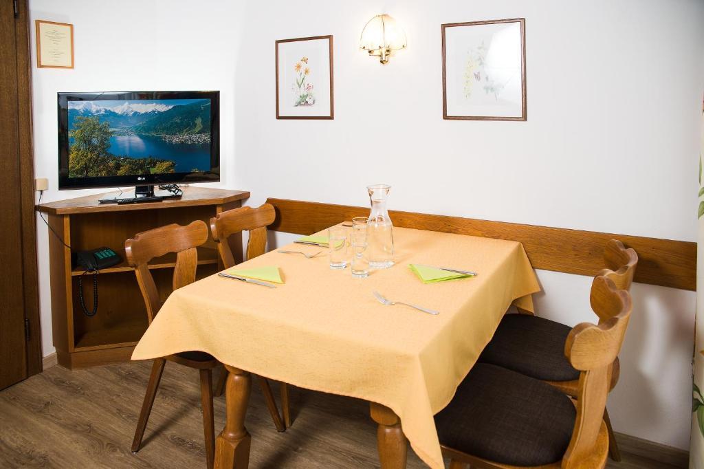 Gaestehaus Haffner Zell am See Rom bilde